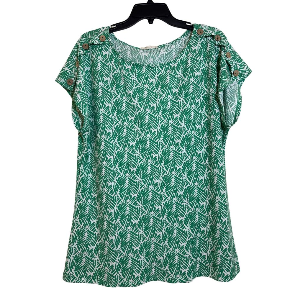 Above and Beyond 1X Green and White Top Cap Sleeve Button Accents on Shoulders